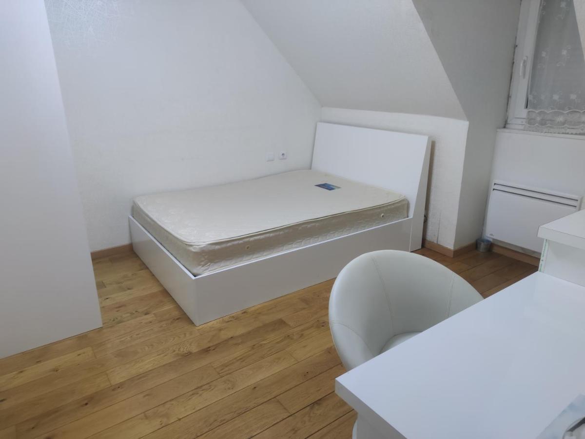 Chambre privée à Bobigny Exterior foto